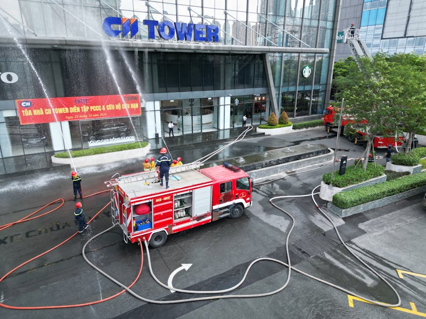 Flăcări devastatoare lângă un mall din Râmnicu Vâlcea: cum au acționat pompierii