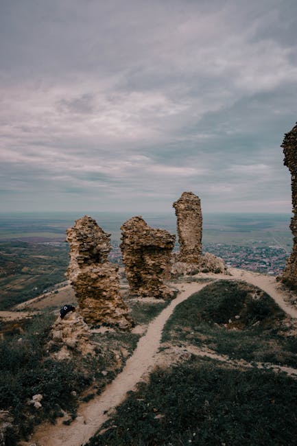 Explorați natura: drumeție captivantă în zona Cetății Șoimoș