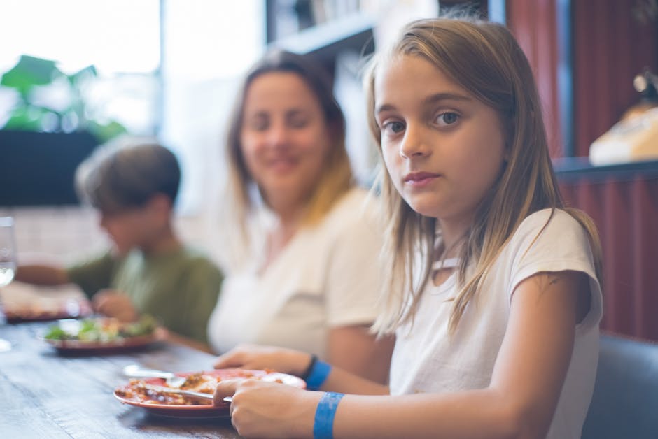 Cum au crescut prețurile la restaurante în 2025 și ce efecte au asupra consumatorilor