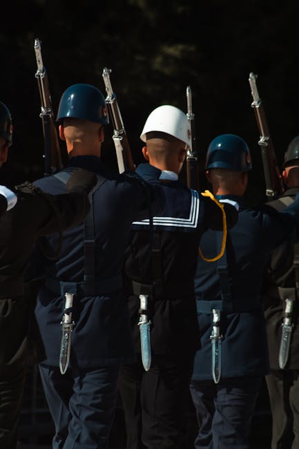 Marinarii români onorează Ziua Armatei cu ceremonii solennale în toată țara