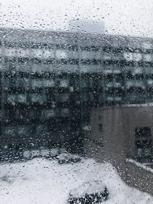 Atenție, meteorologi: vreme capricioasă în România, cu ploi și ninsoare!