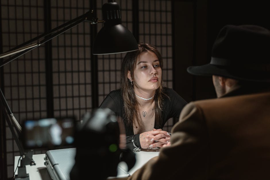 Povești din spatele gratiilor: Trei deținuți își împărtășesc experiențele prin teatru