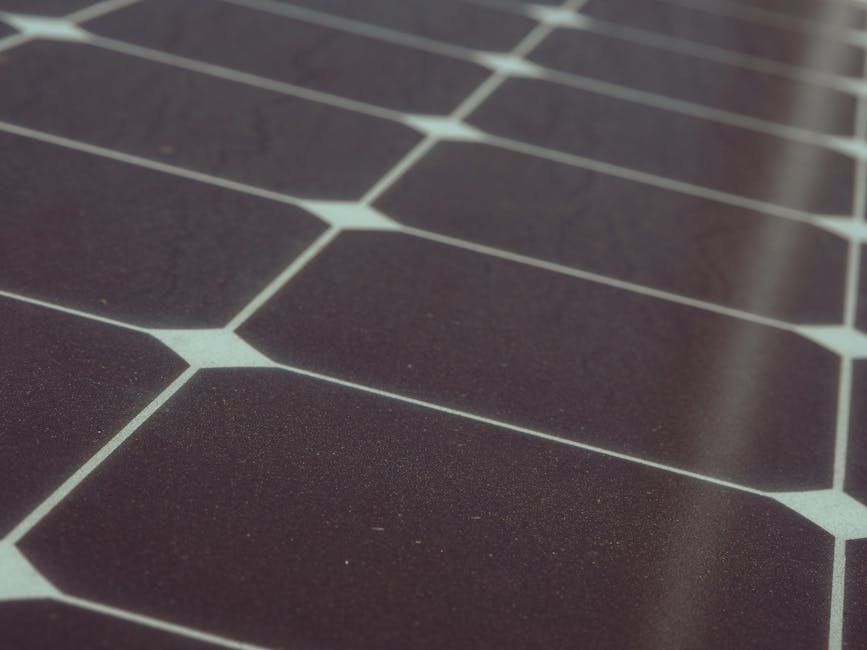 Transformarea clădirilor de birouri: cum panourile fotovoltaice reduc costurile