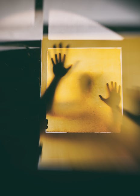 Descoperă misterele din „Supraviețuitorii” de Jane Harper: o călătorie captivantă în trauma colectivă