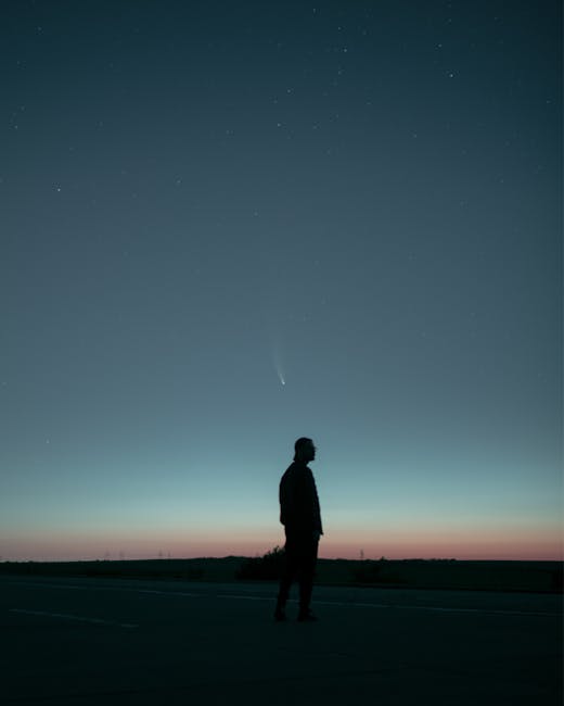 Octombrie aduce comete fascinante: Cum și când le poți observa