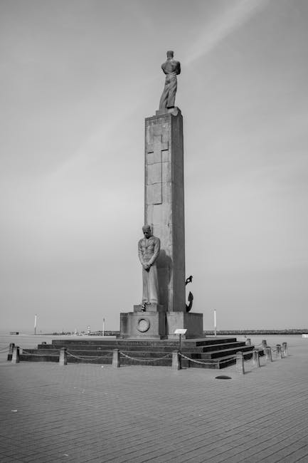 Omagiu adus eroilor marinari înainte de Ziua Marinei Române