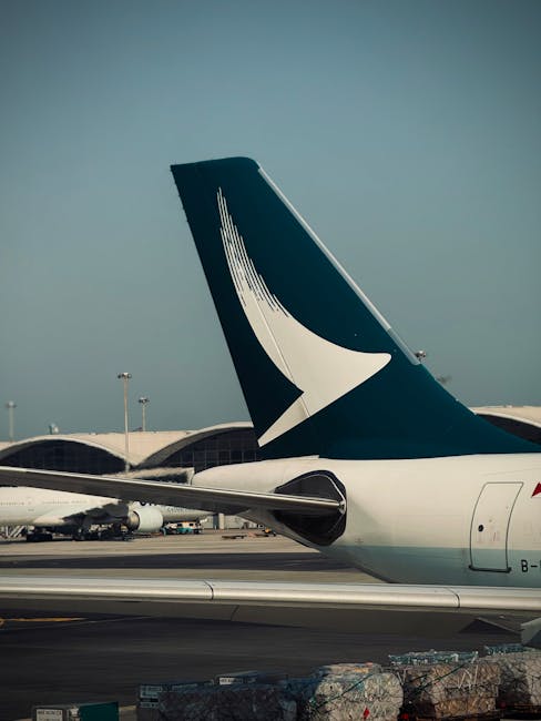 Tragedie pe aeroportul din Hong Kong: un avion cargo s-a prăbușit în mare