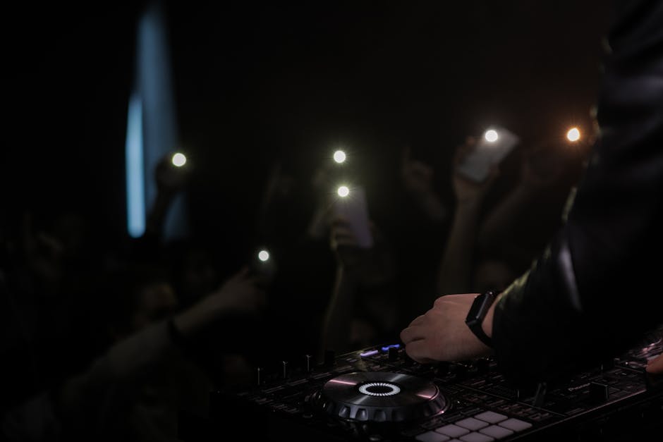 EMAA revine cu un concert captivant în mijlocul publicului la Expirat