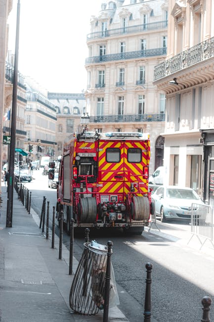 Atac cu cuțitul la Paris: trei femei rănite, agresor imobilizat de martori