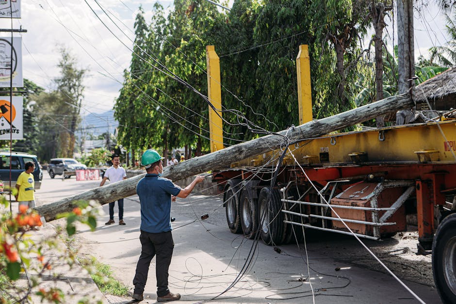 Accident grav la Urșița: un stâlp de electricitate doborât de un autoturism