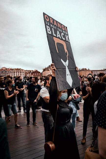 Violente în Franța: Primăria istorică distrusă și mii de arestări în urma protestelor