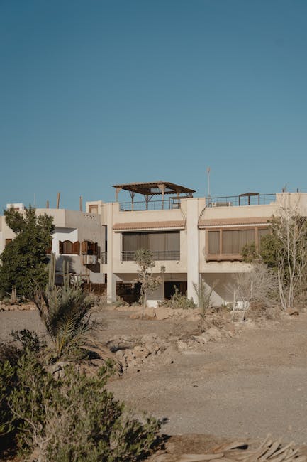 Un tânăr fără permis a distrus geamurile unei case din Porț cu motocicleta