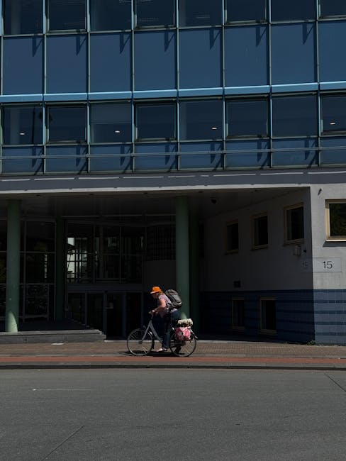 Transformare semnificativă: Trotuarul din fața Poliției Rutiere Oradea devine mai generos