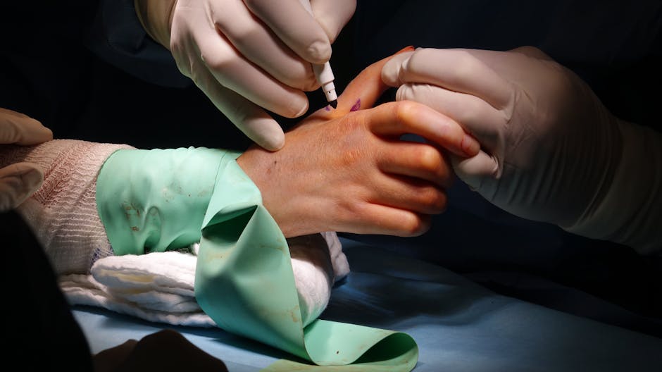 Intervenție chirurgicală rară pentru o adolescentă din Deva: cum a fost salvată mâna ei