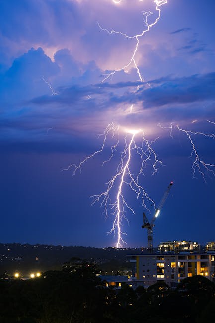 Vreme severă în România: ploi și ninsori pe drum