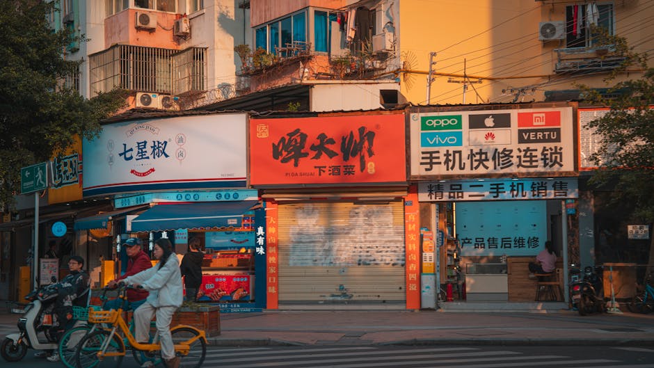 Controversa invaziei comerciale la Hala Decebal: magazin chinezesc acuzat de ocupare abuzivă