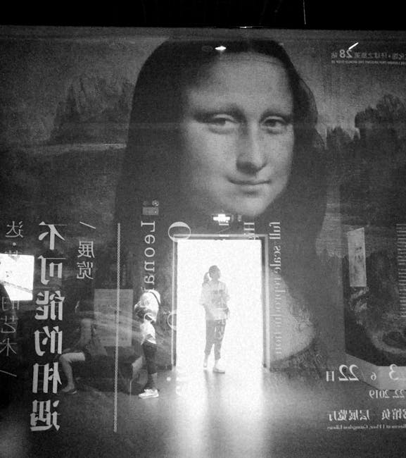 Doi tineri belgieni surprind lumea artei cu o farsă la Muzeul Luvru