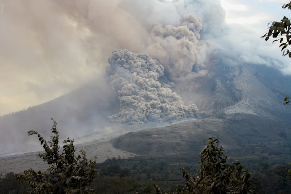 Impactul erupției vulcanului Anak Krakatau asupra călătoriilor aeriene din Indonezia