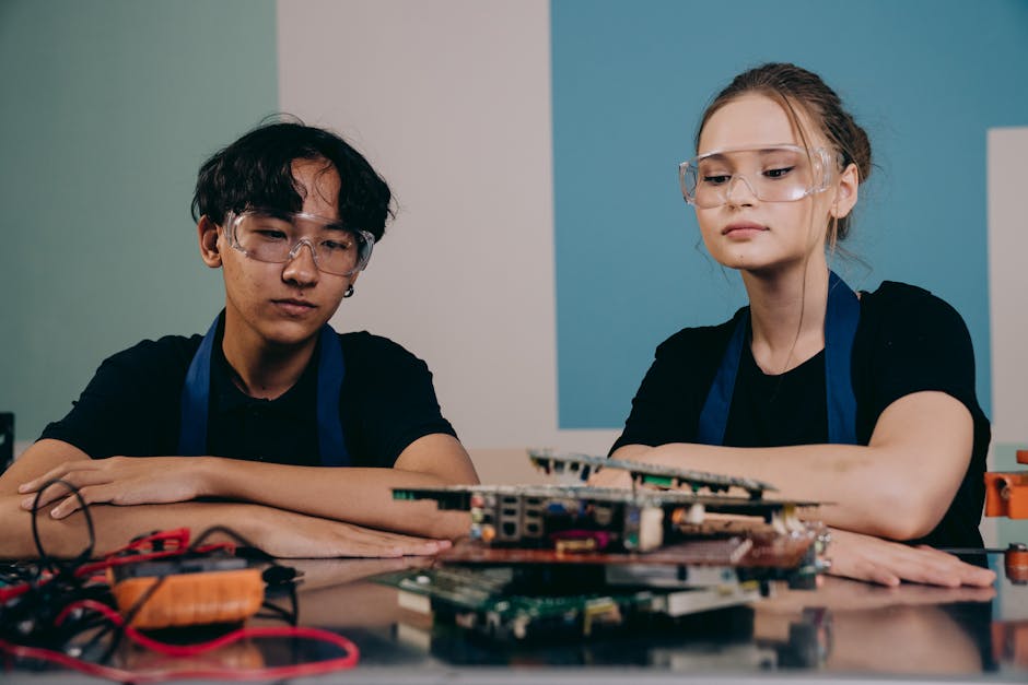 Brățară inovatoare creată de studenți orădeni, care sună la 112 în caz de urgență