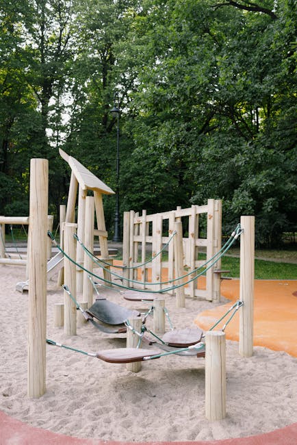 Locul de joacă din Parcul Nicolae Titulescu din Brașov a fost inaugurat cu atracții noi pentru copii