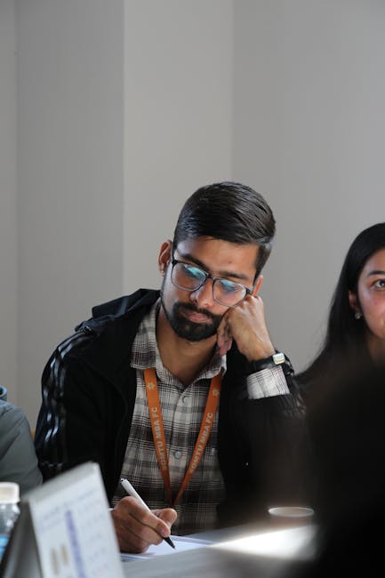 Elevii români au șansa de a studia în SUA prin bursele FLEX