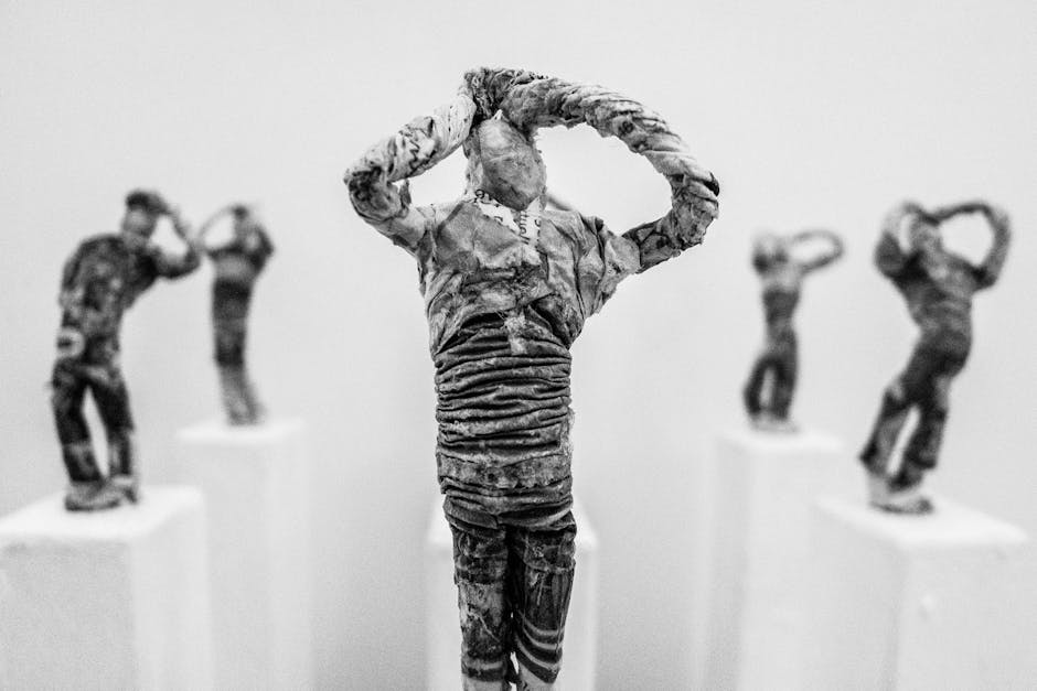 Michel Vinay își prezintă noua expoziție la Muzeul din Bistrița: O celebrare a artei și creativității