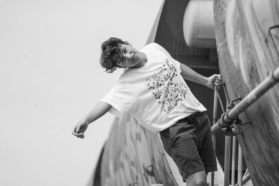 Tren avariat de adolescenți care au plasat osii metalice pe șine