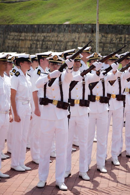Ofițeri români de marină finalizează un curs de specializare pe submarin în Portugalia
