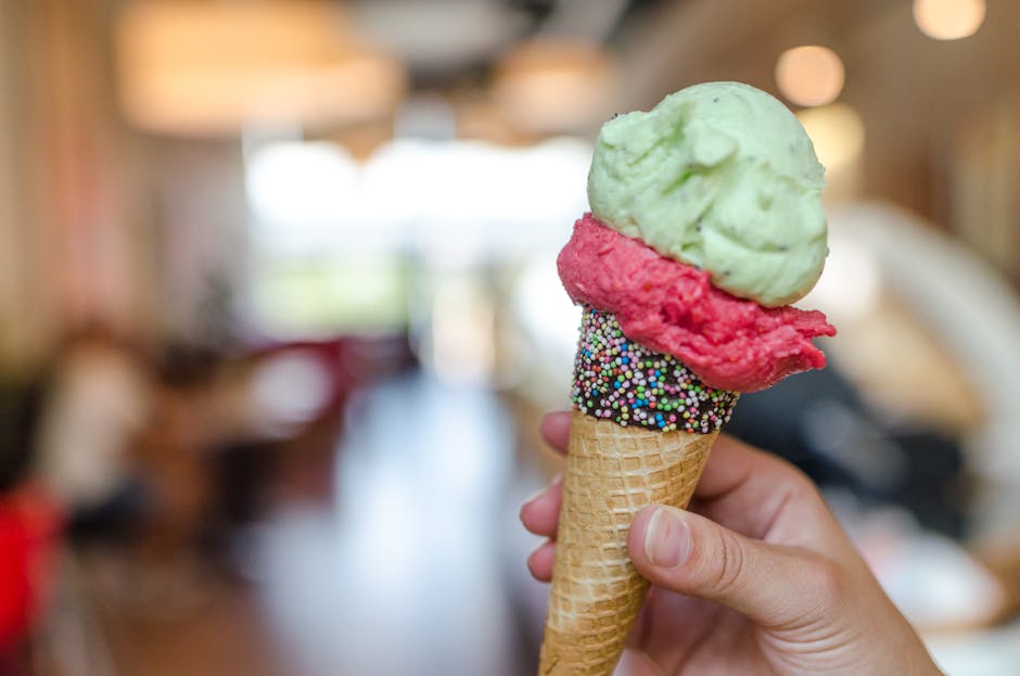 Descoperă diferențele dintre gelato, sorbet și înghețată: care să alegi?