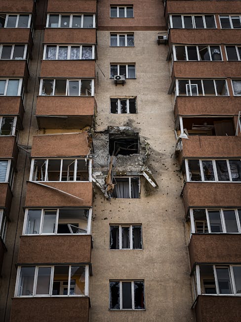 Sentință dură pentru doi bărbați care au agresat un vecin, cu daune morale de 120.000 lei