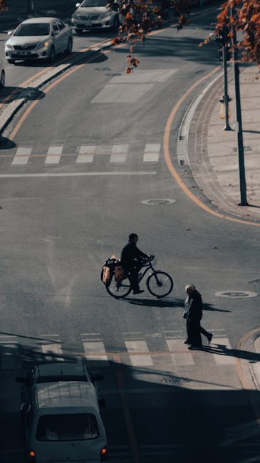 Accident pe Calea Griviței: o șoferiță lovește un pieton și un biciclist în timpul parcării