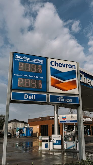 Trump critică profiturile uriașe ale ExxonMobil și Chevron, cere reduceri la pompă
