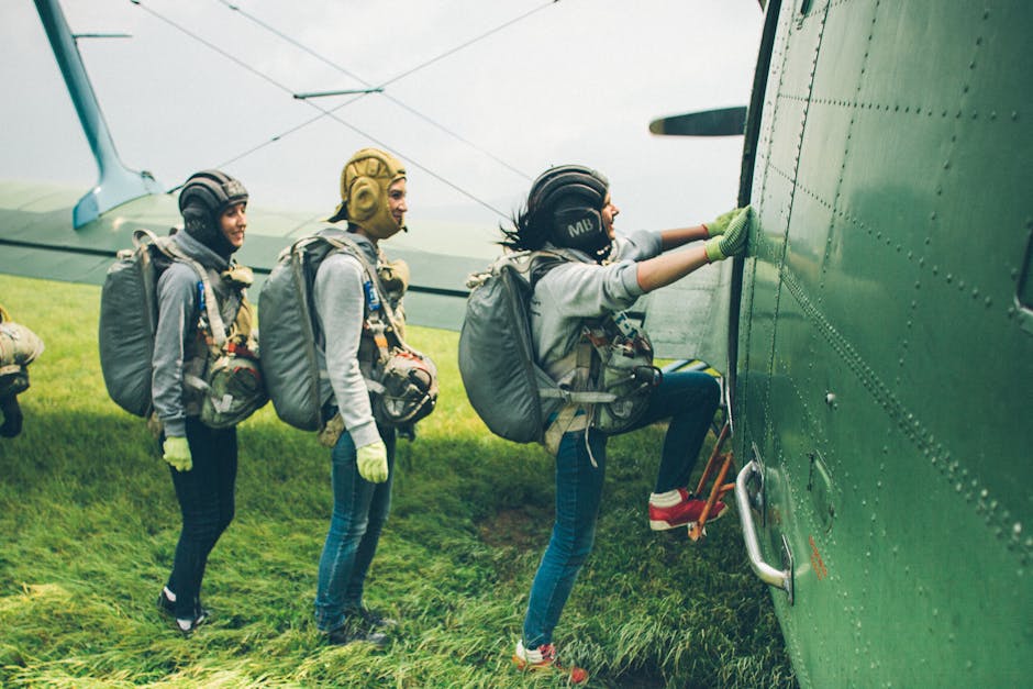 Înscrieri deschise pentru cursuri gratuite de zbor și parașutism la Aeroclubul din Deva