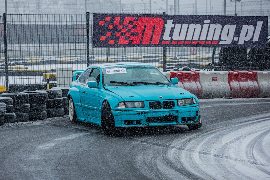Șofer pasionat provoacă drifturi spectaculoase pe zăpadă în Constanța