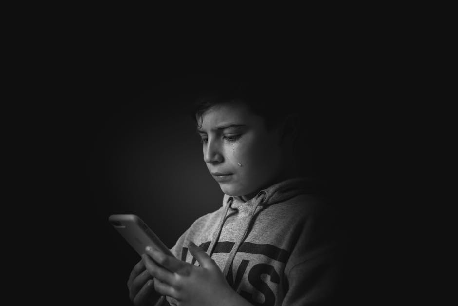 Cum influențează mediul online sănătatea mentală a adolescenților?