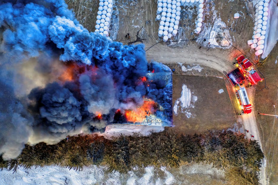 Incendiul din Piața Aurarilor aproape stins: imagini din dronă dezvăluie pagubele