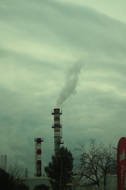 Deversare toxică în pârâul Dâmbu: Rafinăria Vega sancționată cu 50.000 lei
