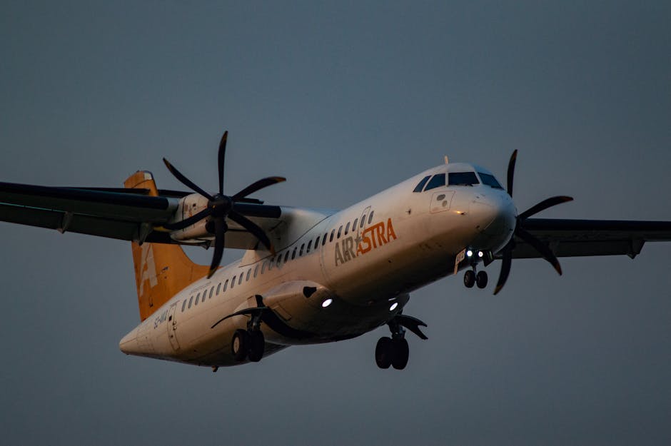 Avion cu 11 persoane dispărut în munții Indoneziei: detalii despre incident