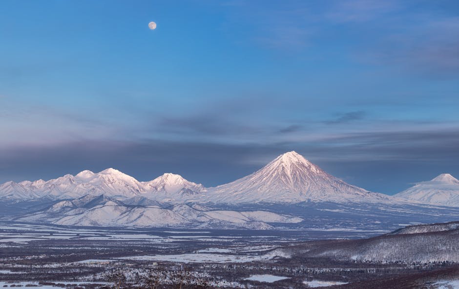 Ninsori record în Rusia: locuitorii se aventurează prin feronerie din cauza zăpezii
