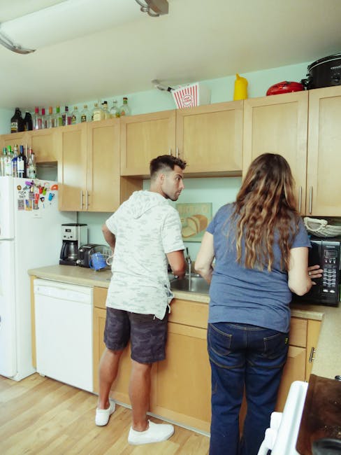 Scandal domestic: un bărbat își distruge casa din cauza unei mașini de spălat vase