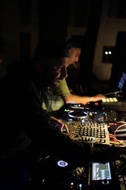 Un DJ de 20 de ani face senzație pe Turnul Primăriei din Oradea