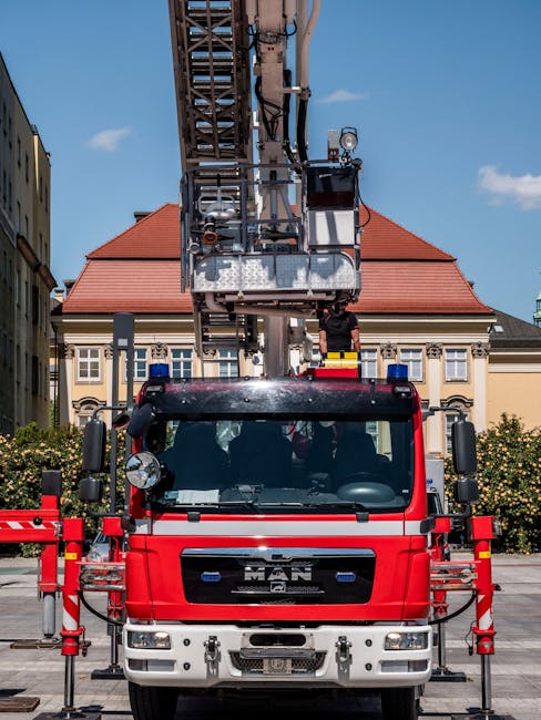Incendiu devastator la o hală din Gheorgheni: detalii despre intervenția pompierilor