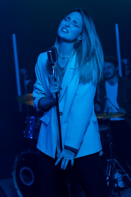 Carla’s Dreams dezvăluie noul single „Mai e” - o odă a iubirii fără limite