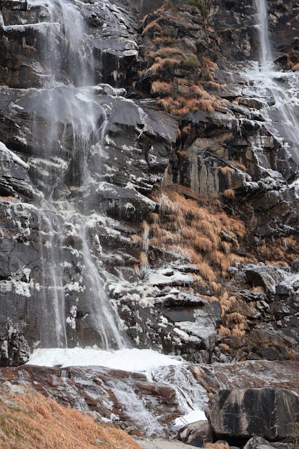 Descoperă magia iernii la Cascada de la Vidra, o bijuterie a Apusenilor
