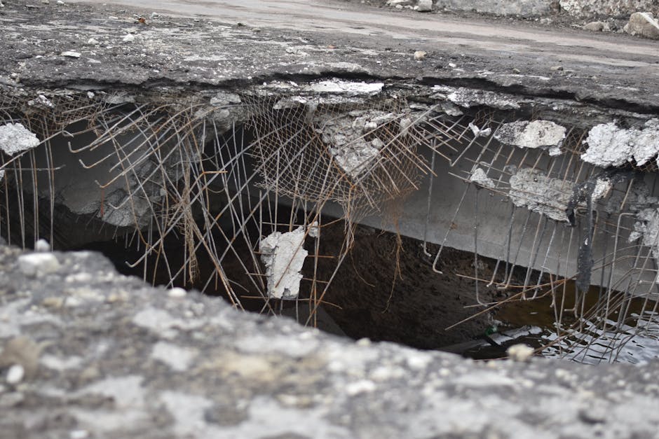 Trafic blocat în Bacău după prăbușirea unui pod: detalii esențiale!