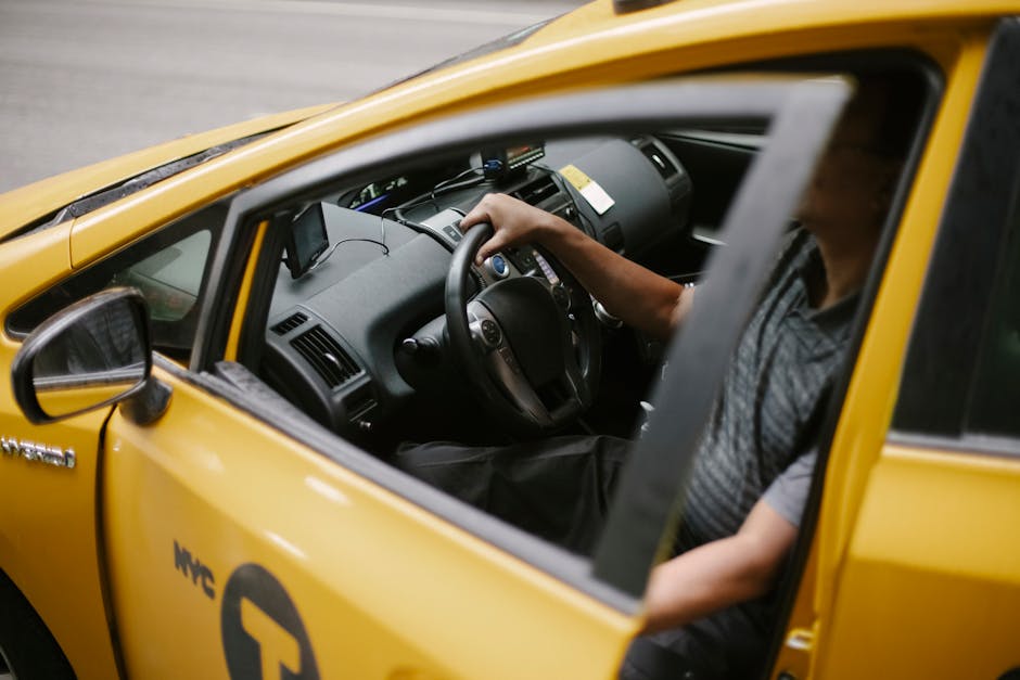 Violenta juvenilă șochează din nou: un taximetrist înjunghiat de doi adolescenți