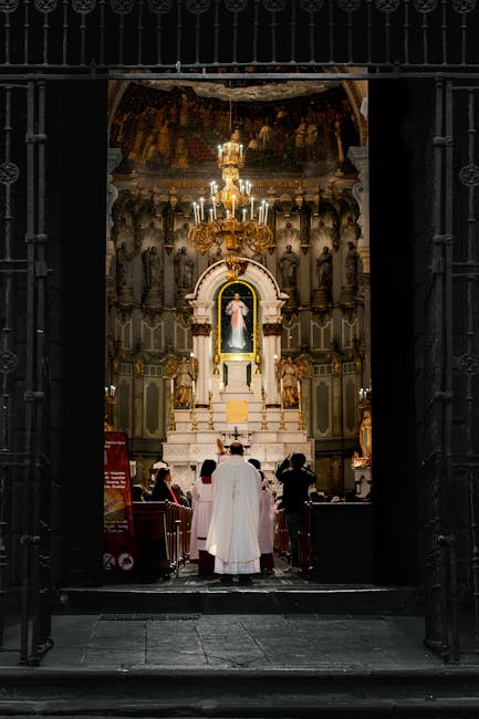 Biserica Sfinții Trei Ierarhi din Botoșani sărbătorește cu slujbe speciale