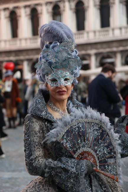 Veneția dă startul unui carnaval spectaculos: parade pe Canal Grande și costume fabuloase
