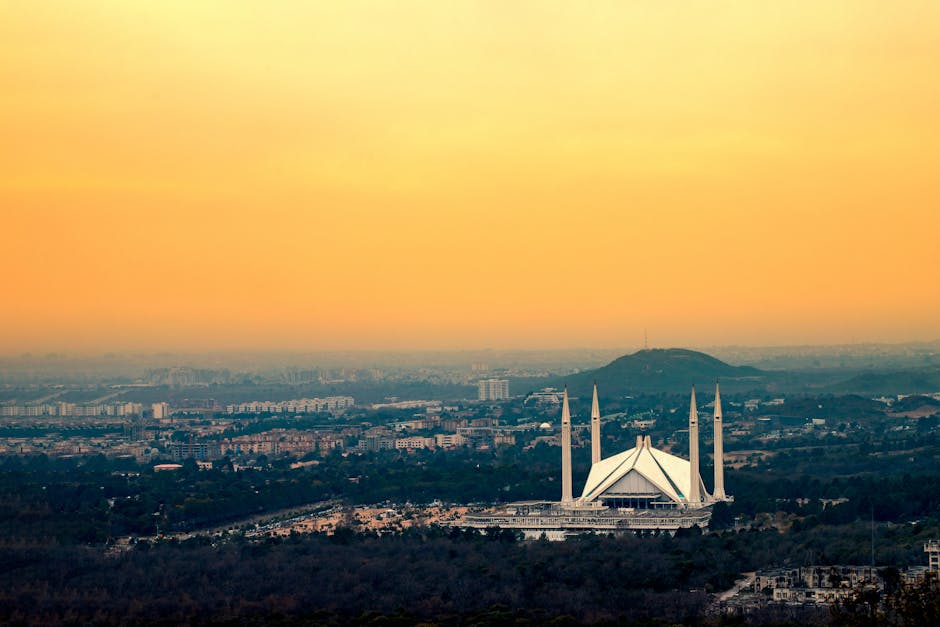 Atentat devastator în Islamabad: 31 de vieți pierdute într-o moschee