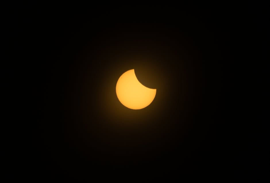 Eclipsa solară inelară va surprinde Antarctica și nu doar